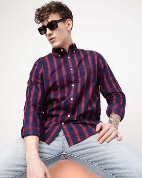 striped shirt with full-length sleeves