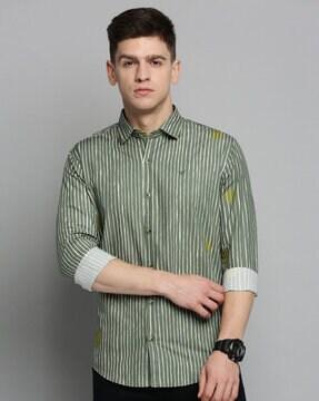 striped shirt with spread collar