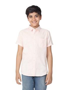 striped shirt with spread-collar