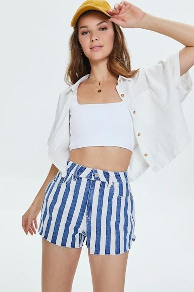 striped shorts