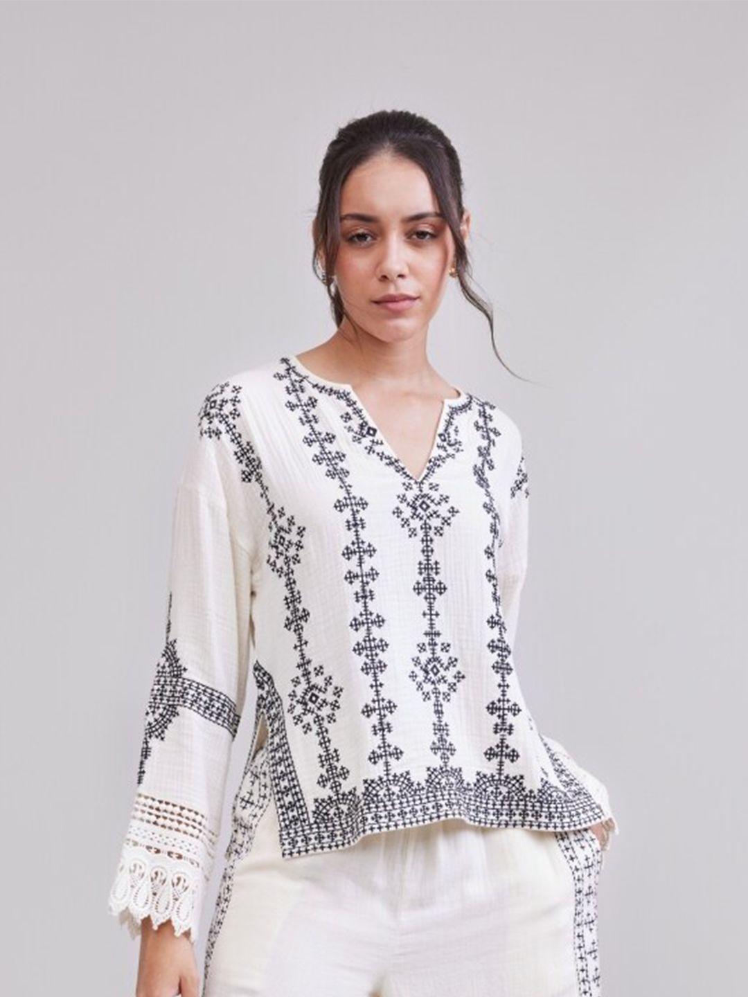 style island ethnic motifs printed v-neck cotton top