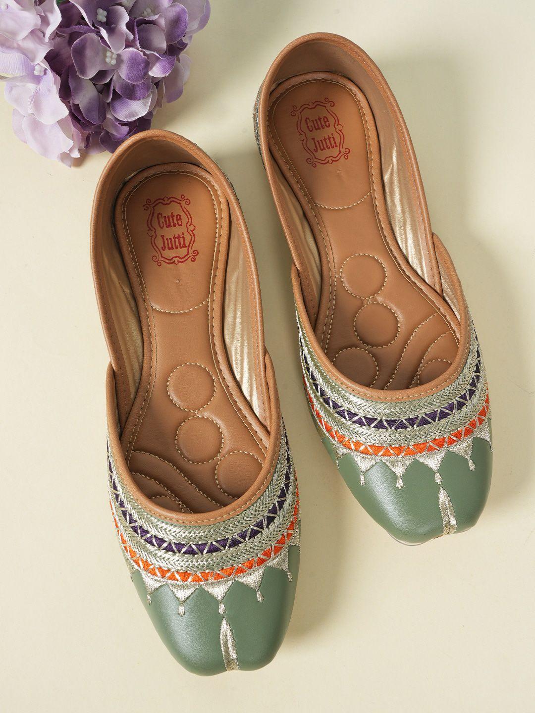 style shoes ethnic embellished square toe mojaris