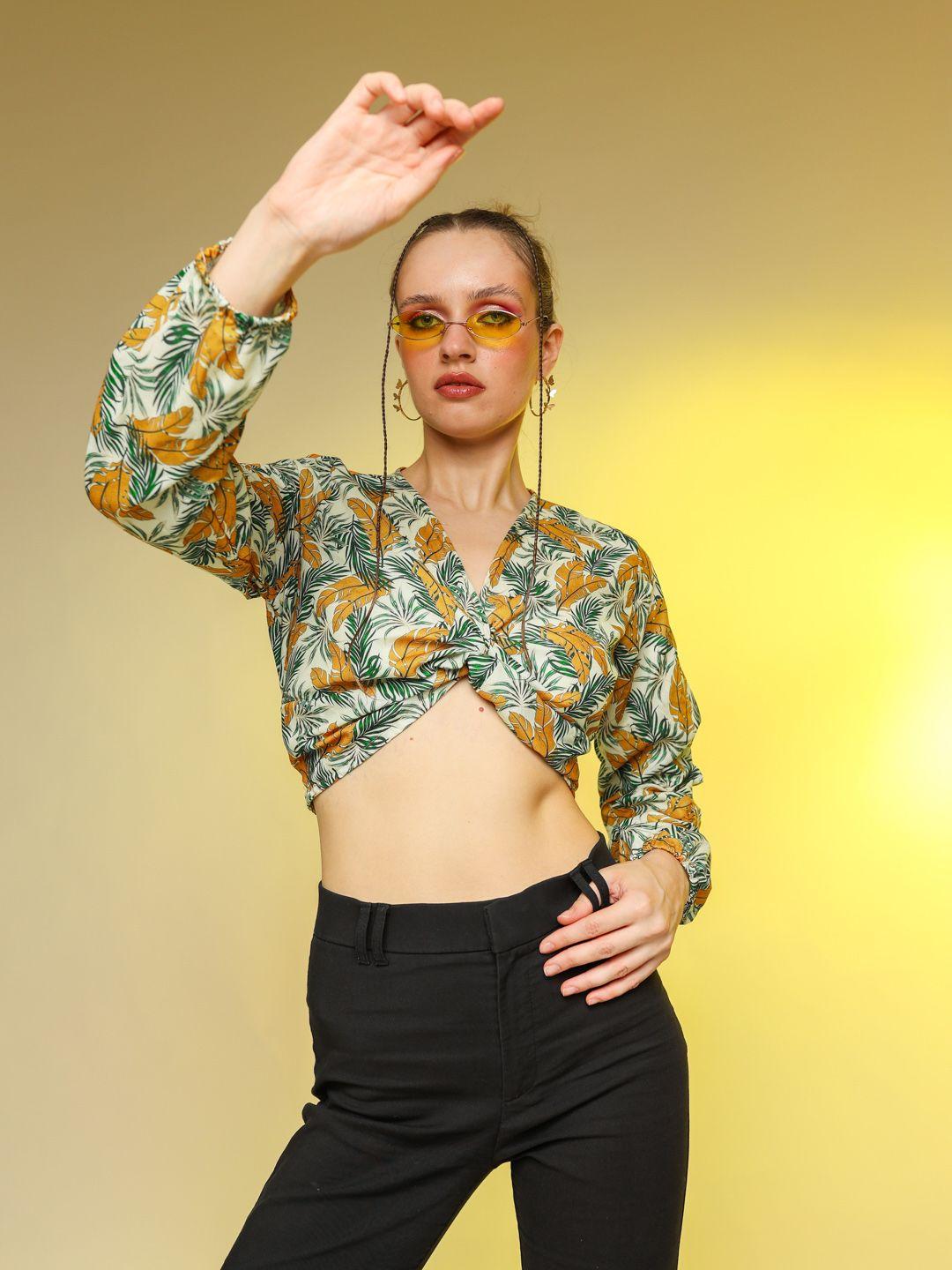 stylecast x hersheinbox floral print twisted crop top