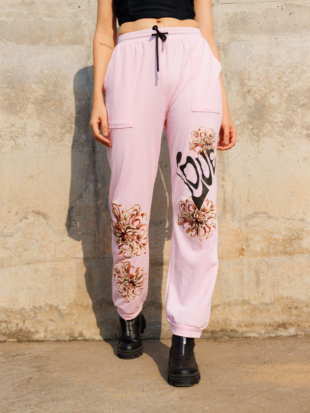 stylecast x hersheinbox women printed relaxed fit trousers
