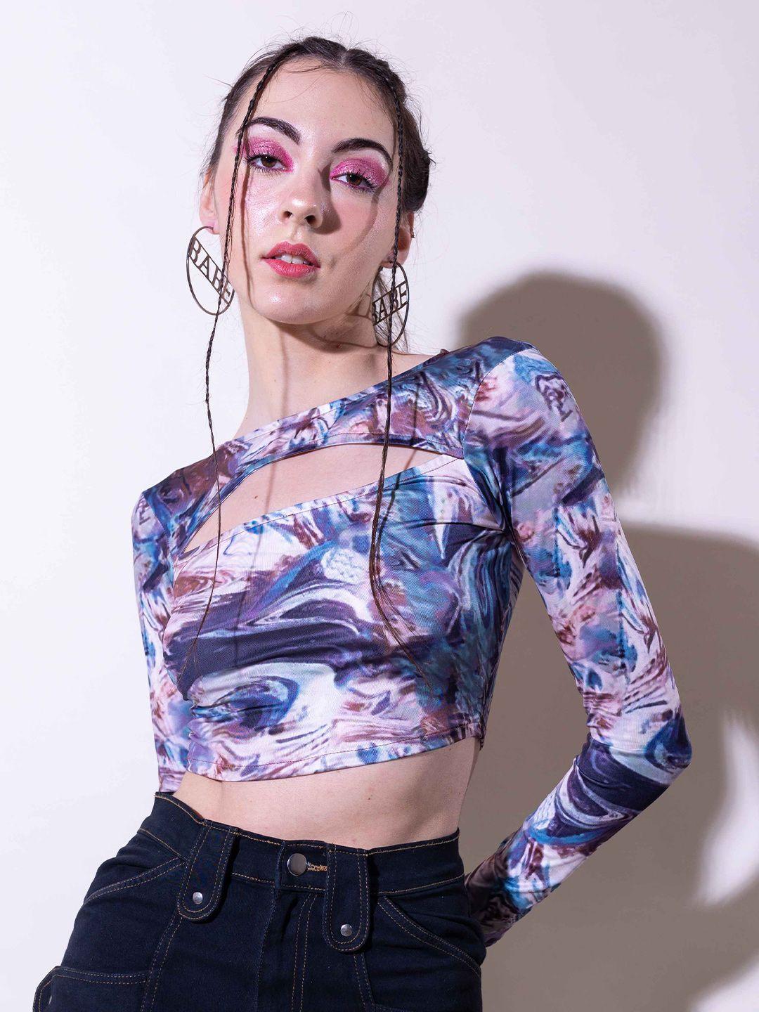 stylecast x hersheinbox abstract printed round neck crop top