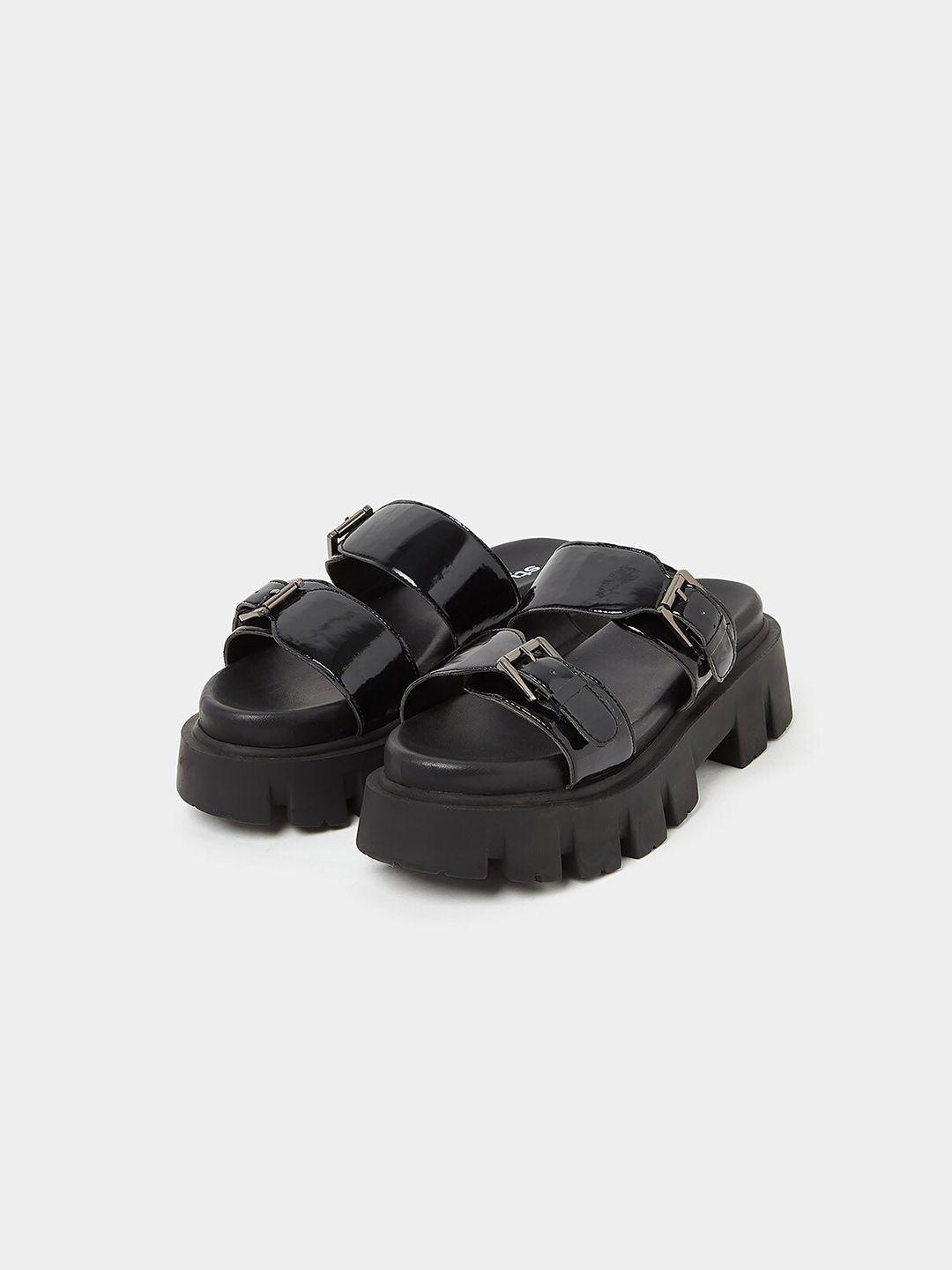 styli-flatform-sandals