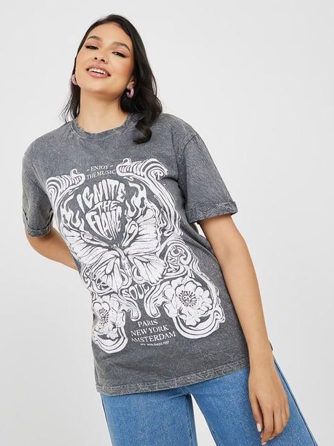 styli oversized butterfly graphic longline t-shirt