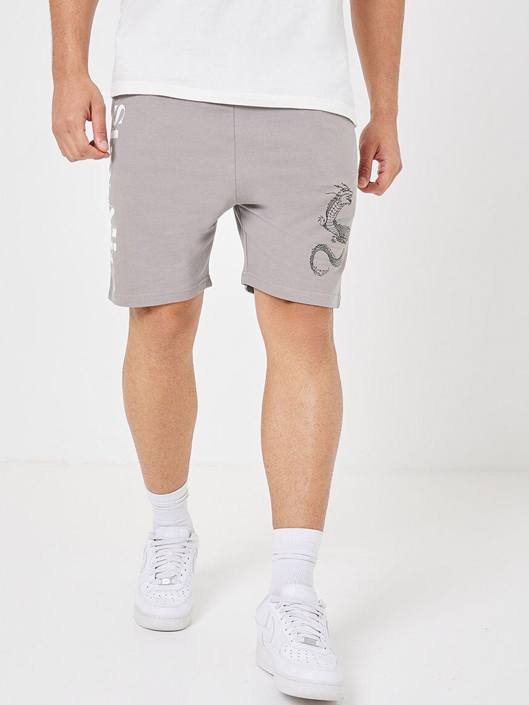 styli men grey dragon graphic printed mid-rise pure cotton shorts