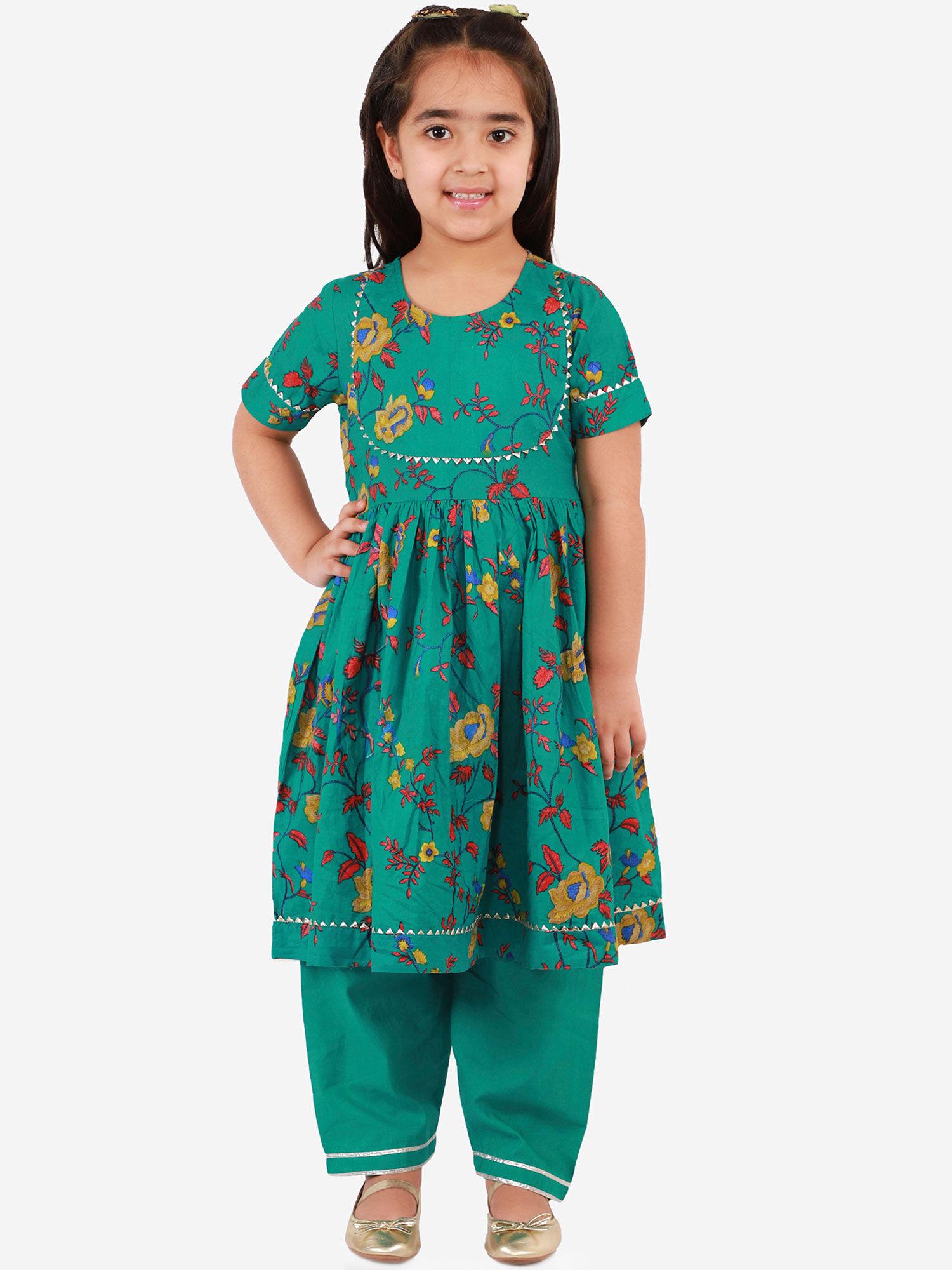 stylish girls printed kurta with pyjama green (set of 2)
