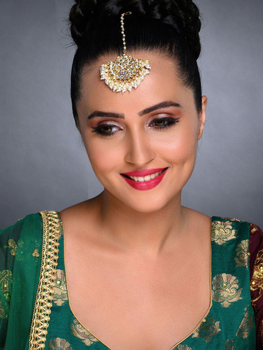 sukkhi gold-plated white kundan-studded & pearl beaded maang tikka