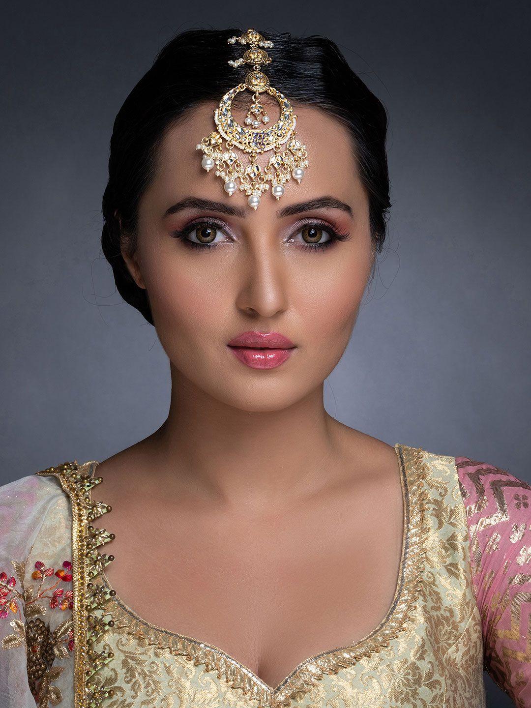 sukkhi gold-plated white pearl & kundan-studded maangtikka