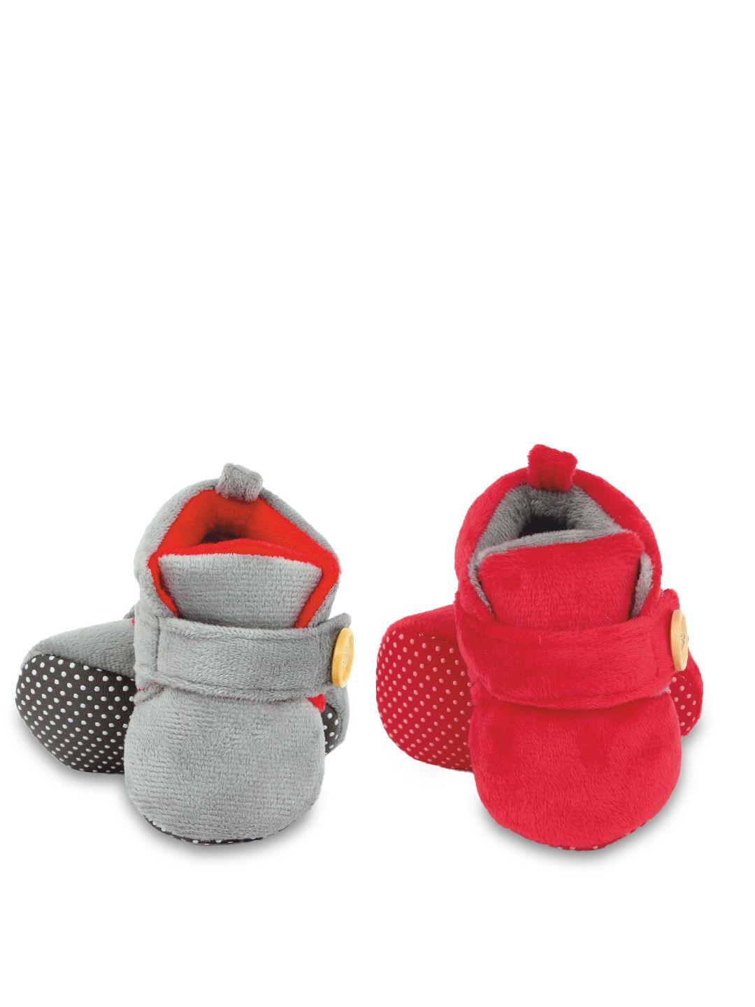 superminis set of 2 grey & red solid baby booties