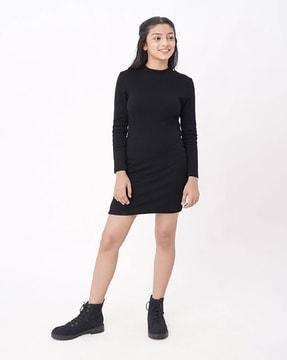 sustainable ribbed-knit dress