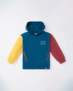 sustainable colourblock hoodie with welt pockets