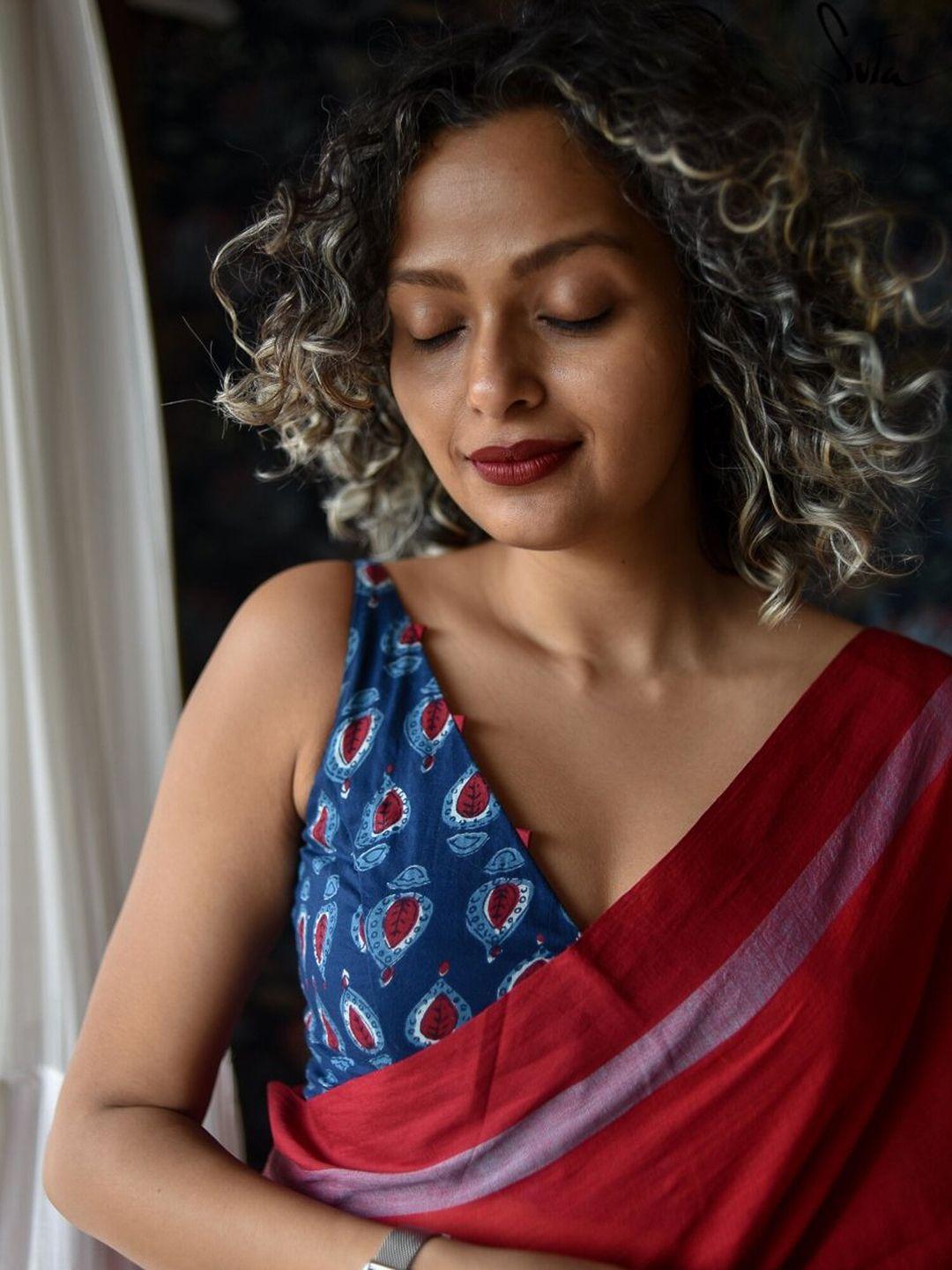 suta blue & red block printed cotton saree blouse