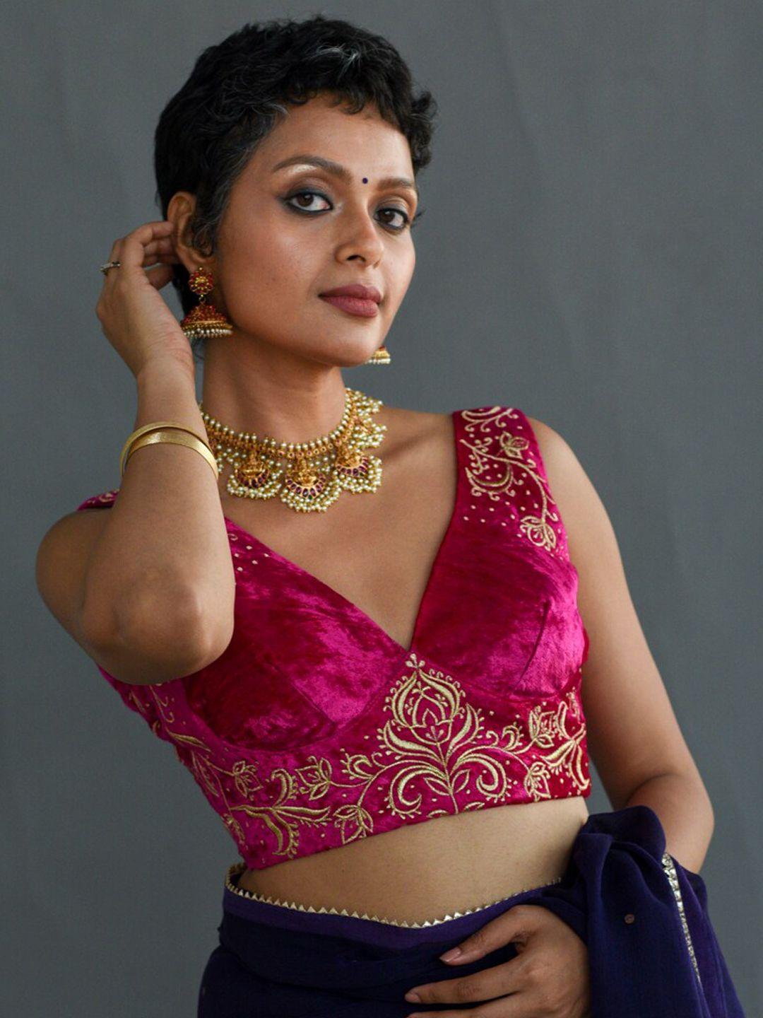 suta embroidered v-neckline saree blouse