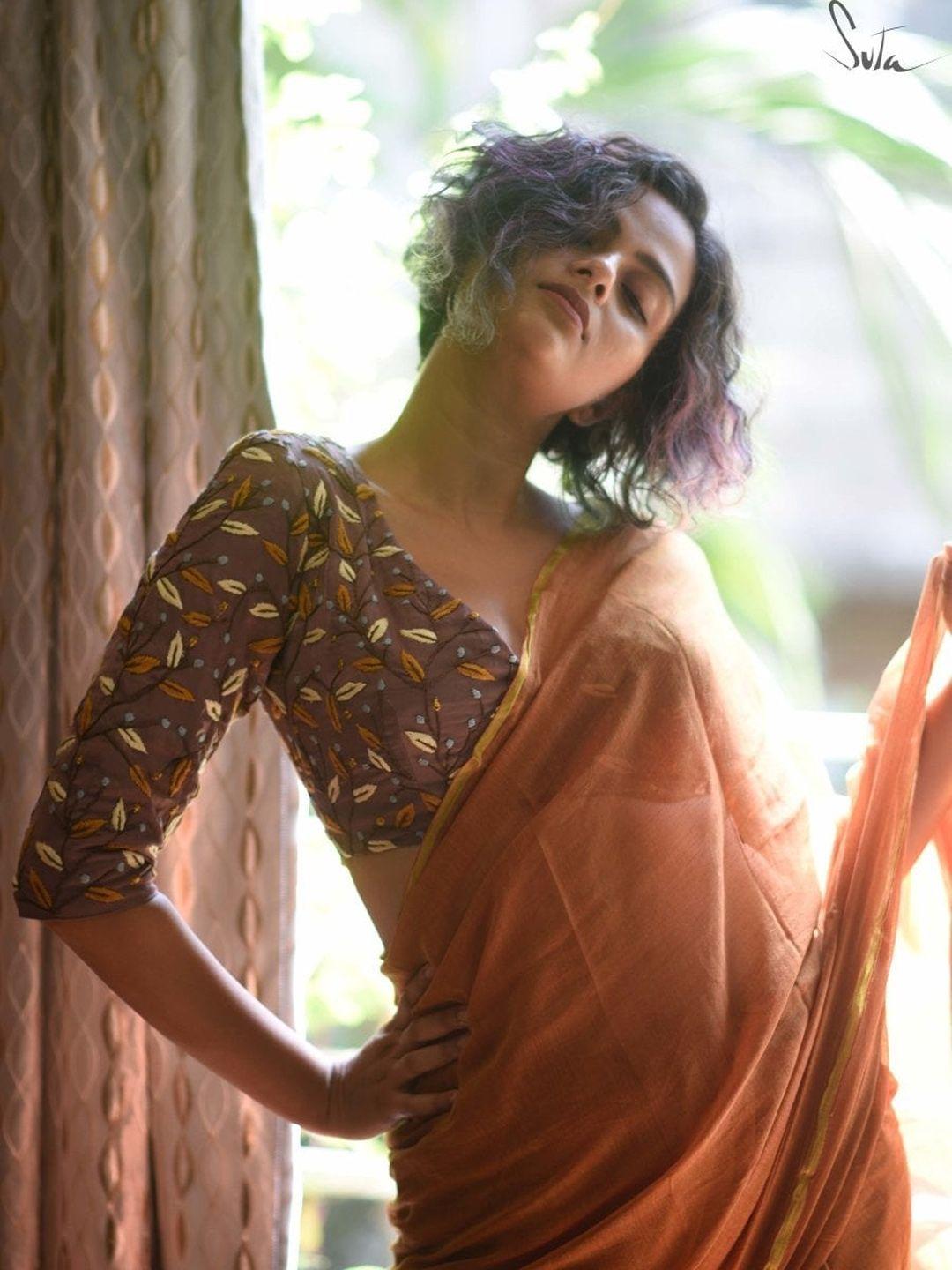 suta women brown embroidered cotton saree blouse