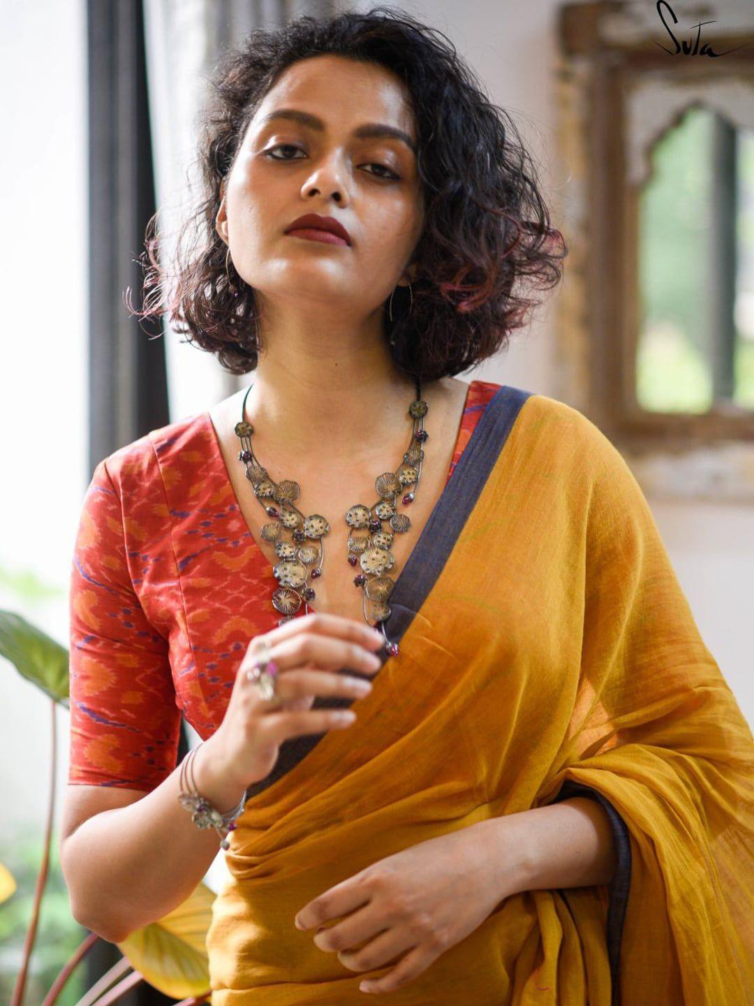 suta women red patola printed saree blouse