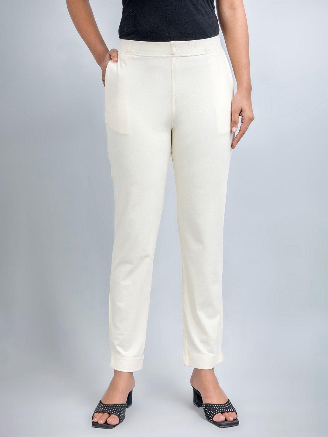 suti women cream-coloured relaxed straight leg straight fit cotton trousers