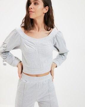 sweatshirt with cuffed sleeves