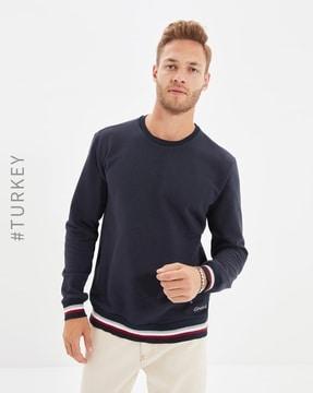 sweatshirt with striped hemline