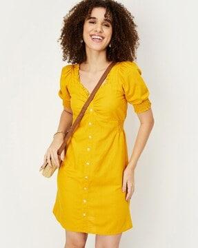 sweetheart-neck button-down shift dress