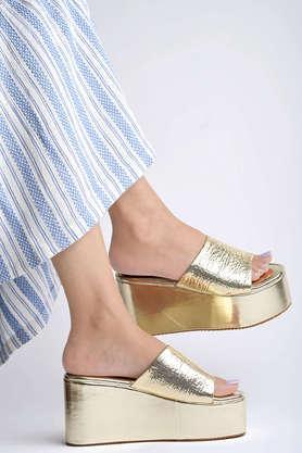 synthetic slipon girls casual sandals - gold