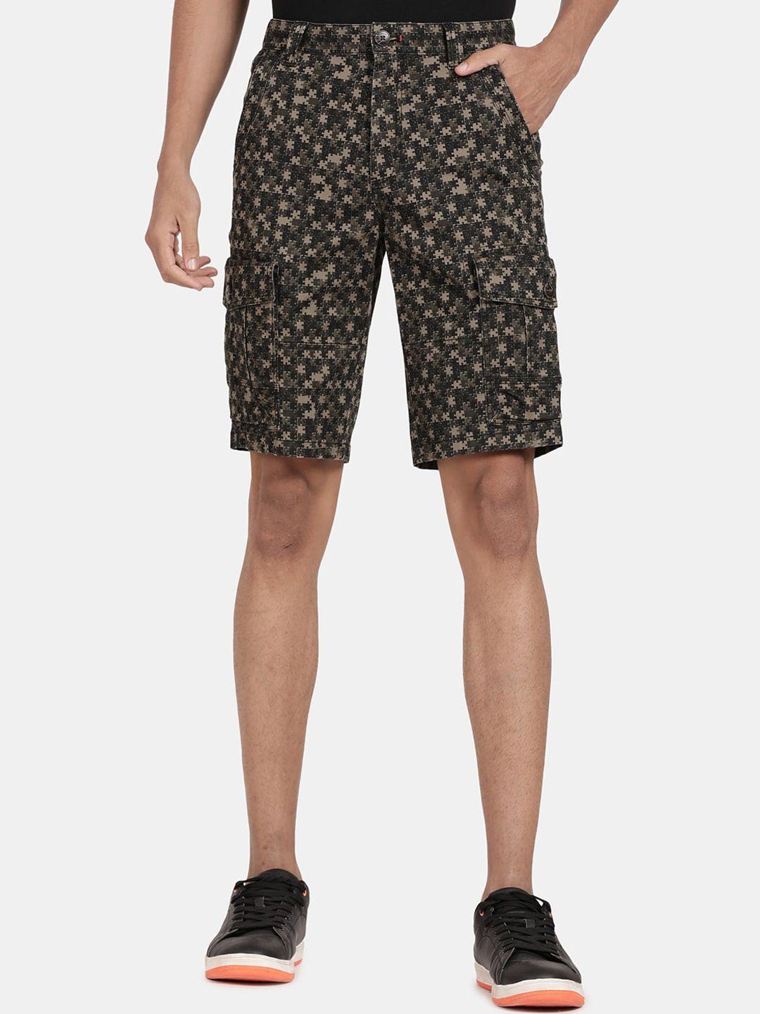 t-base men conversational printed cotton cargo shorts