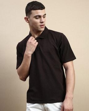 t-shirt with collar-neck