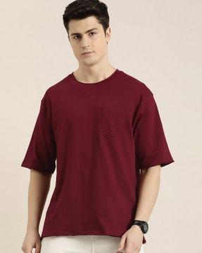 t-shirt with round neck