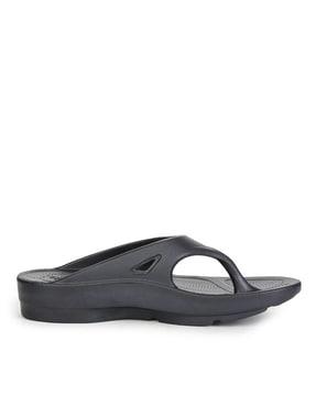 t-strap slip-on flip flops