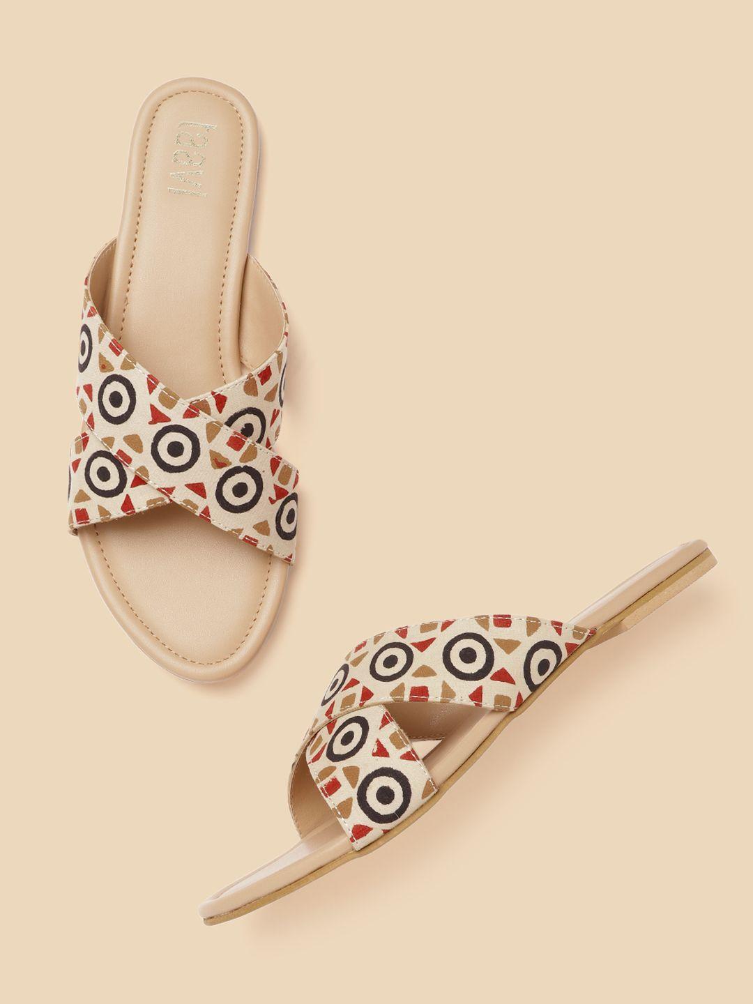 taavi women cream-coloured & red geometric print criss-cross handcrafted open toe flats