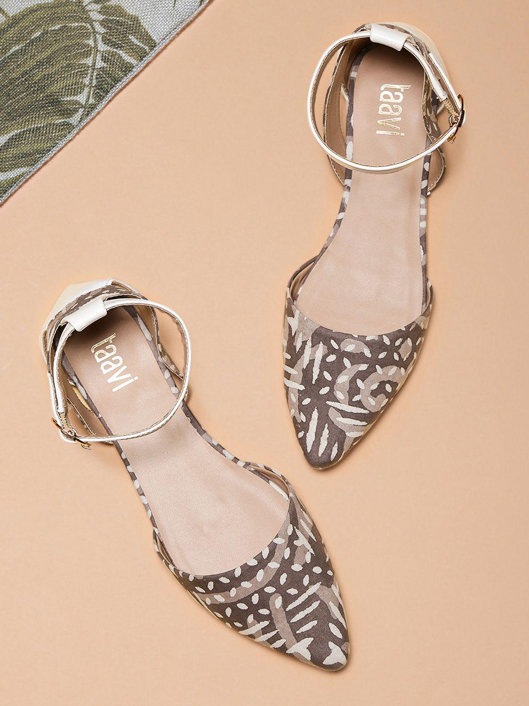 taavi women off-white & grey block printed sustainable flats