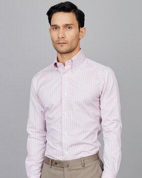 tailored-fit shirt with botton-down collar