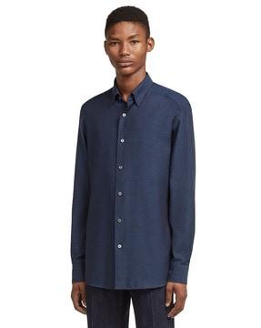 tailored fit dress shirt with cutaway collar