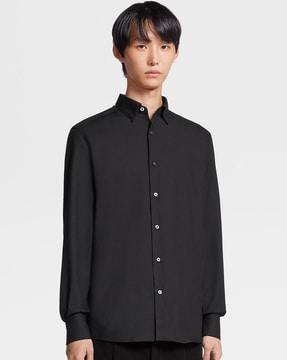 tailored fit dress shirt with cutaway collar