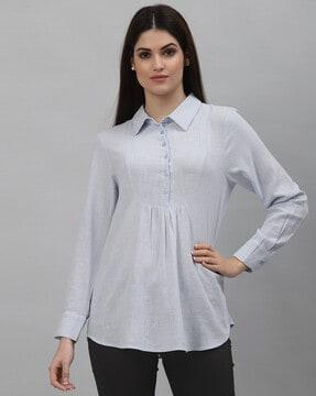 tailored fit top with collar-neck