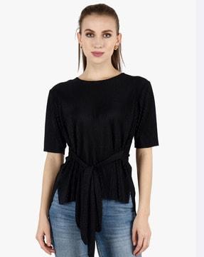 tailored fit top with short sleeves