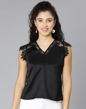 tailored fit v-neck top with lace accent