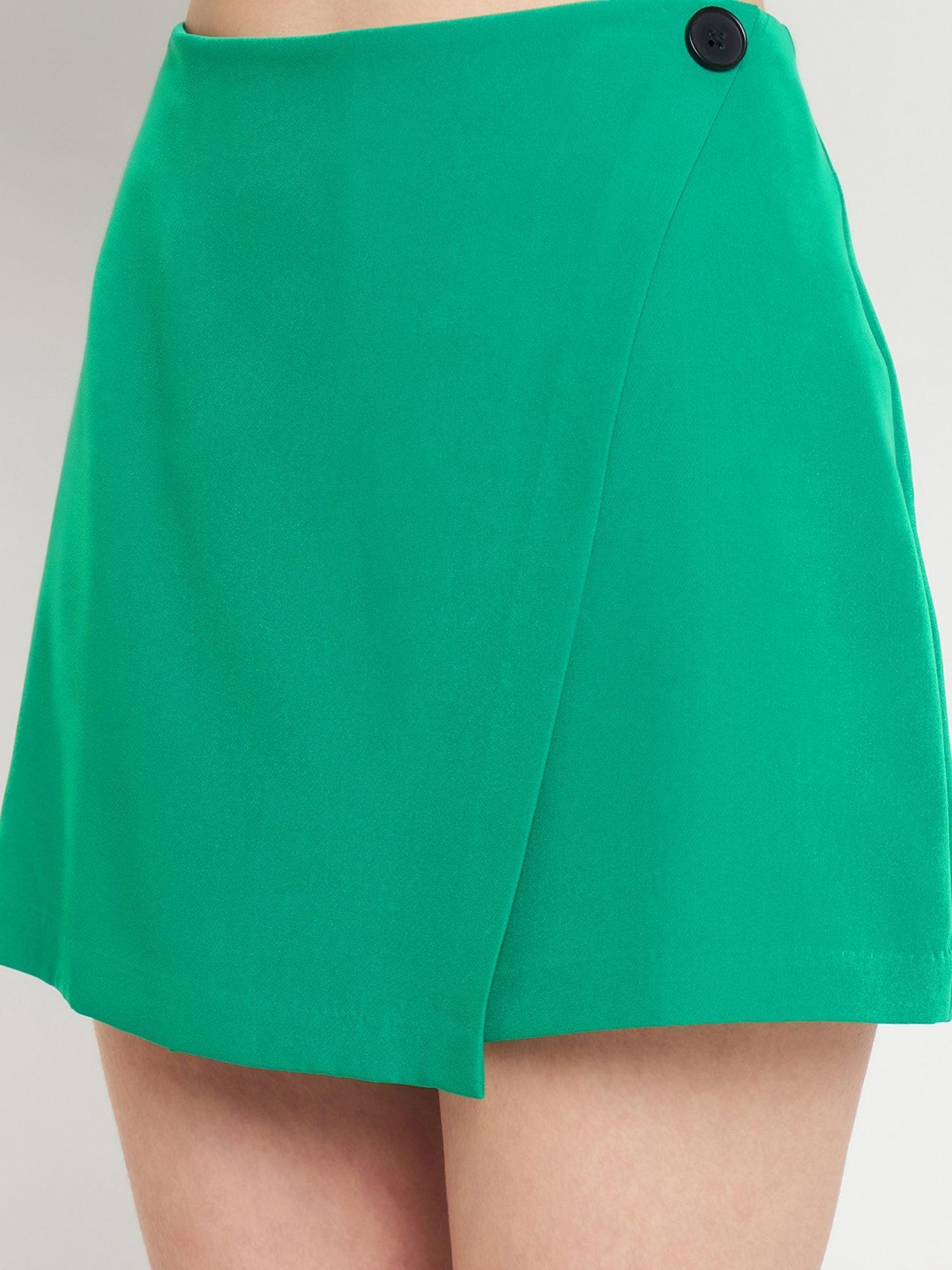tara sutaria green skirt