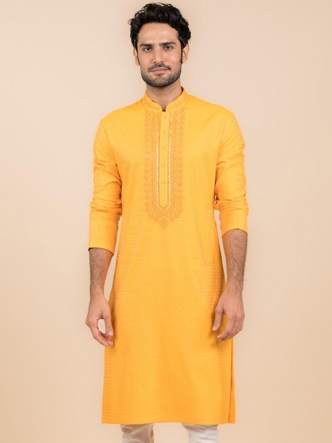 tasva mandarin collar thread work regular kurta with churidar