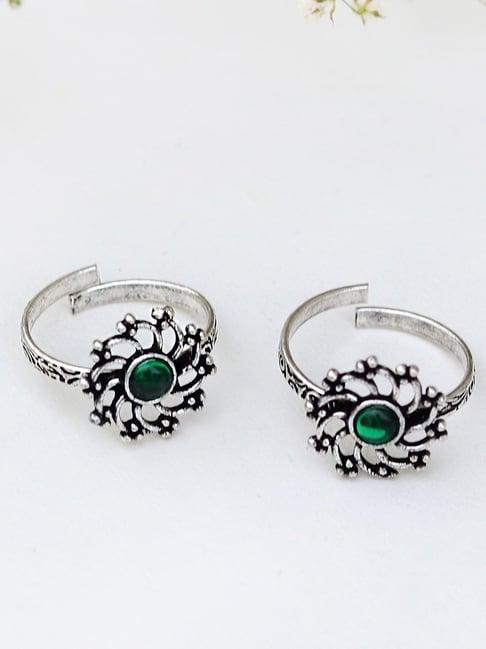 teejh ethnic dhrishya green stone silver oxidized toe rings for women