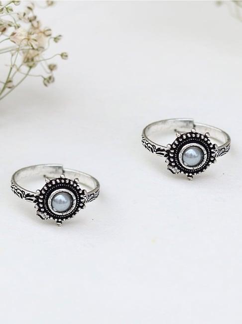 teejh ethnic vihana white stone silver oxidized toe rings for women