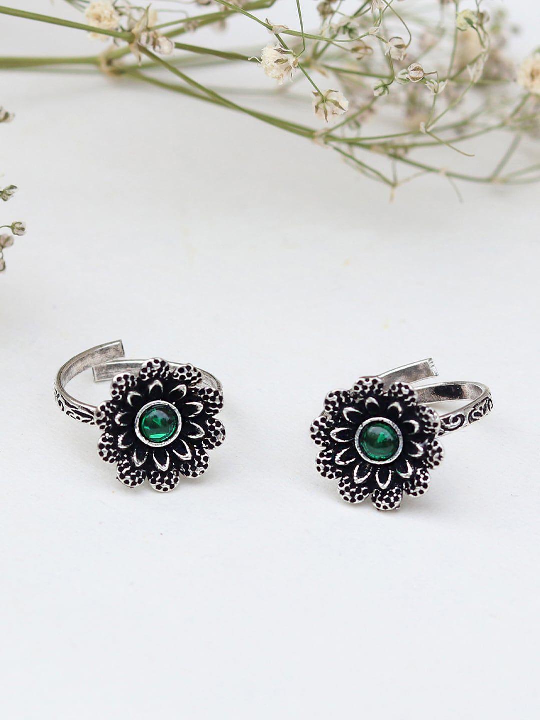 teejh set of 2 oxidised silver-plated green stone-studded toe ring