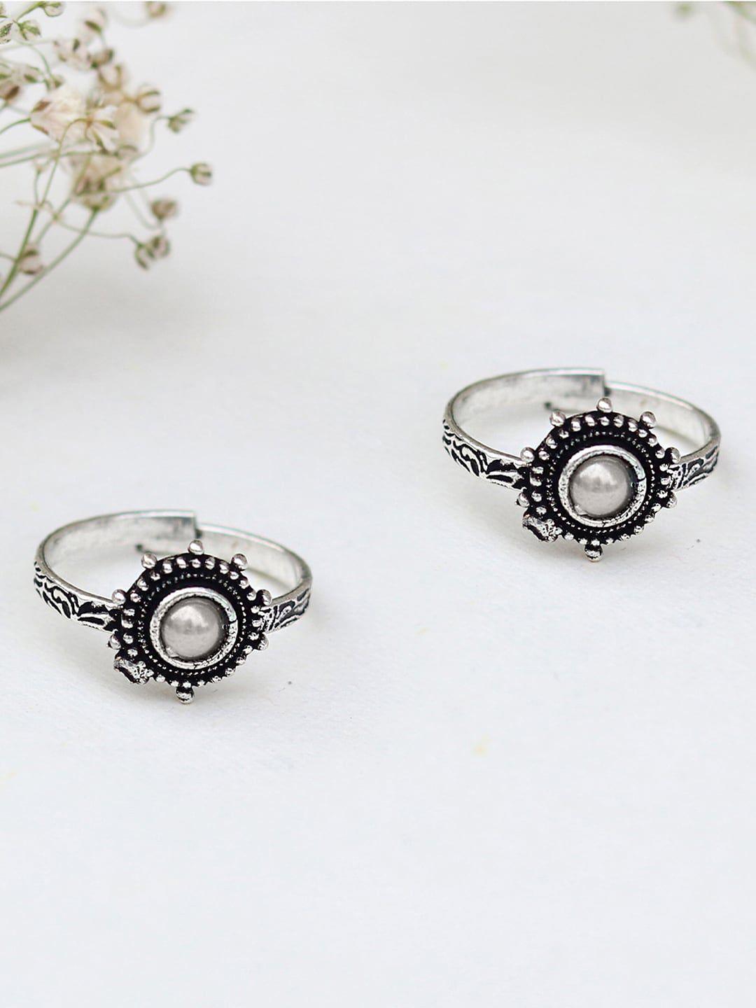 teejh silver toned & white set of 2 oxidised adjustable toe rings