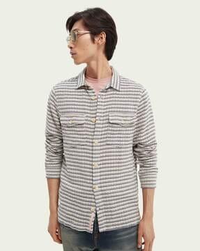 textured shirt with buttoned flap pockets