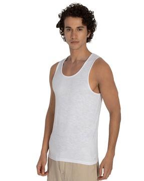 textured sleeveless vest