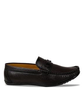 textured slip-on loafers with metal accent