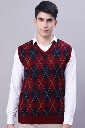 textured acrylic v-neck men's pullover - maroon