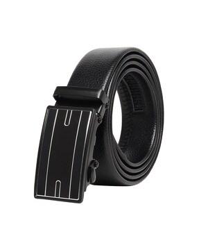 textured belt with buckle closure